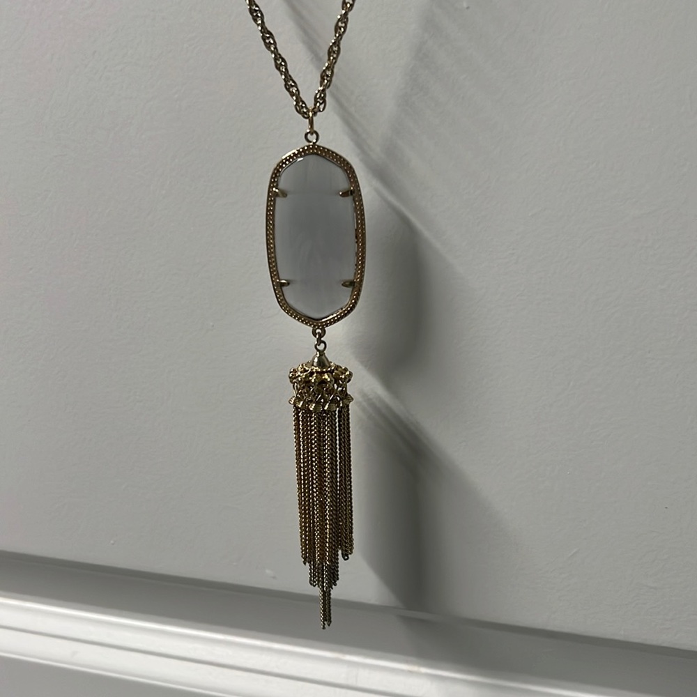 Kendra Scott necklace and earrings